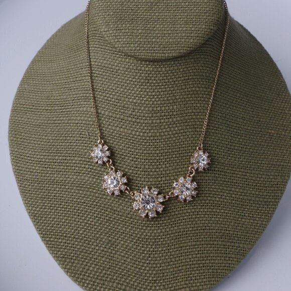 Women`s gold tone floral rhinestone necklace. - Picture 2 of 4